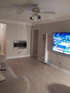 Looking for roommate