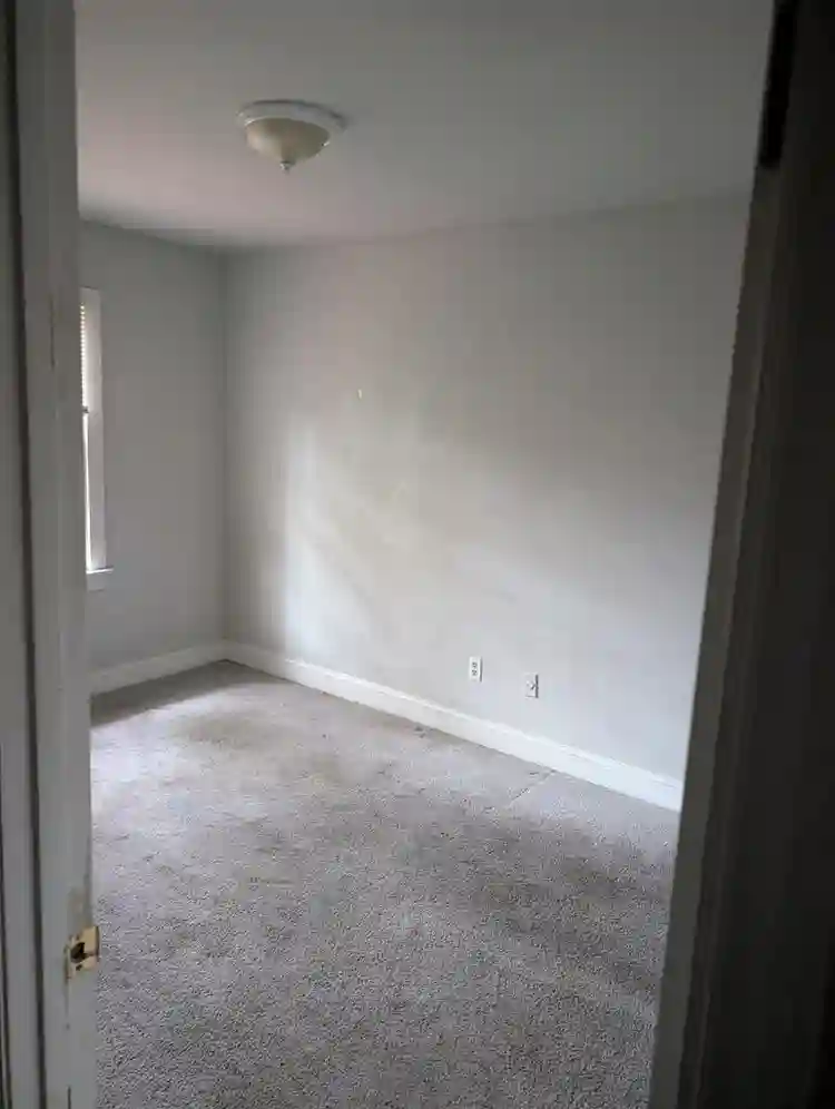 Room for rent, downtown Cary
