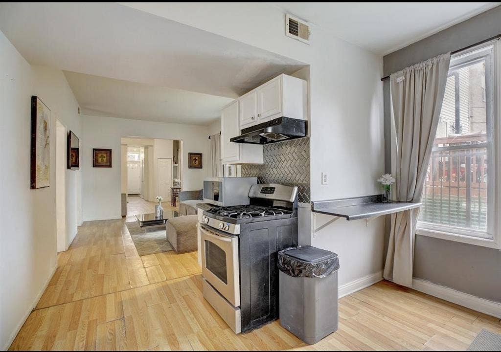 4 BR in Chicago