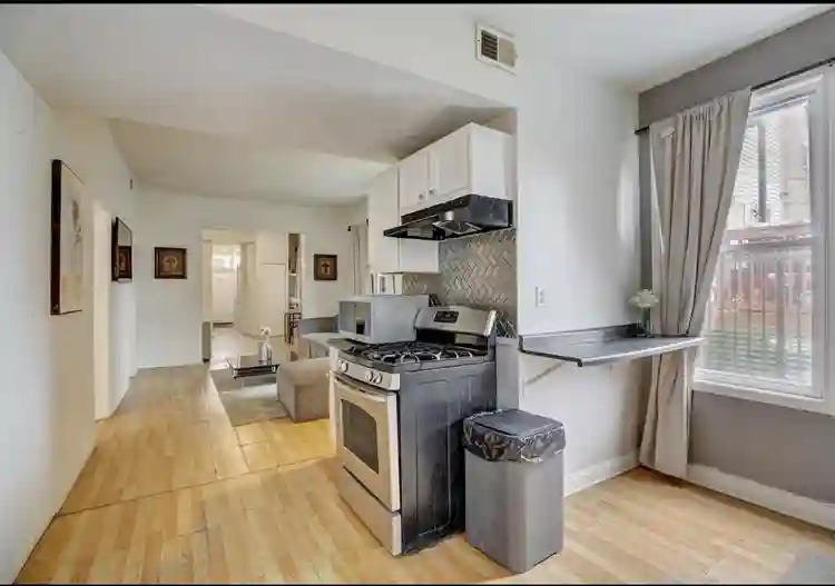 4 BR in Chicago