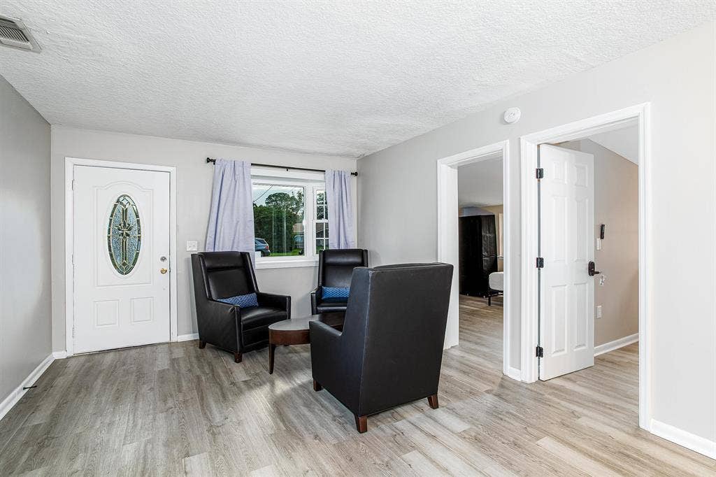 6 BR in Jacksonville