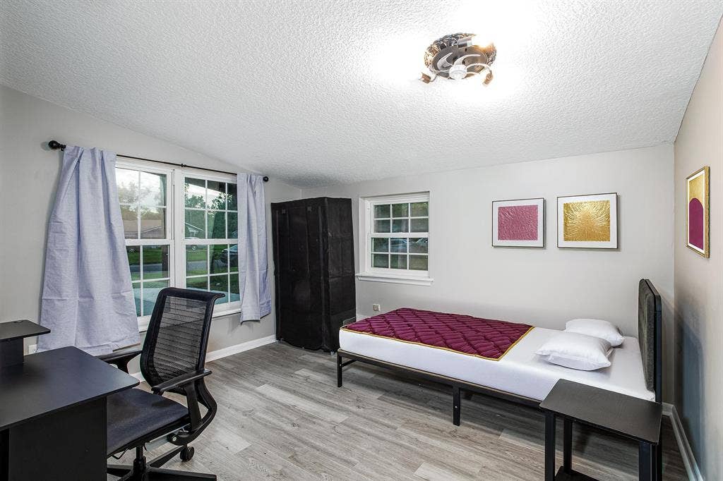 6 BR in Jacksonville