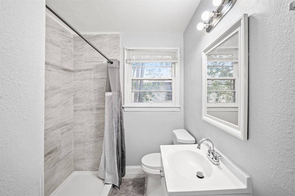 6 BR in Jacksonville