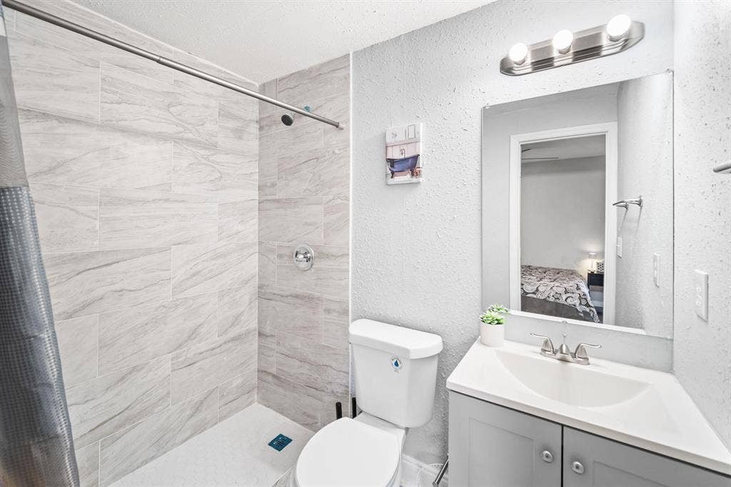 6 BR in Jacksonville