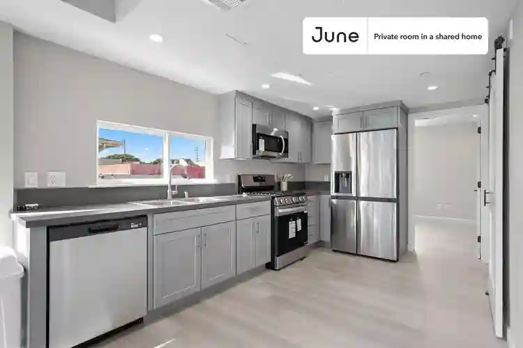 5 BR in Los Angeles