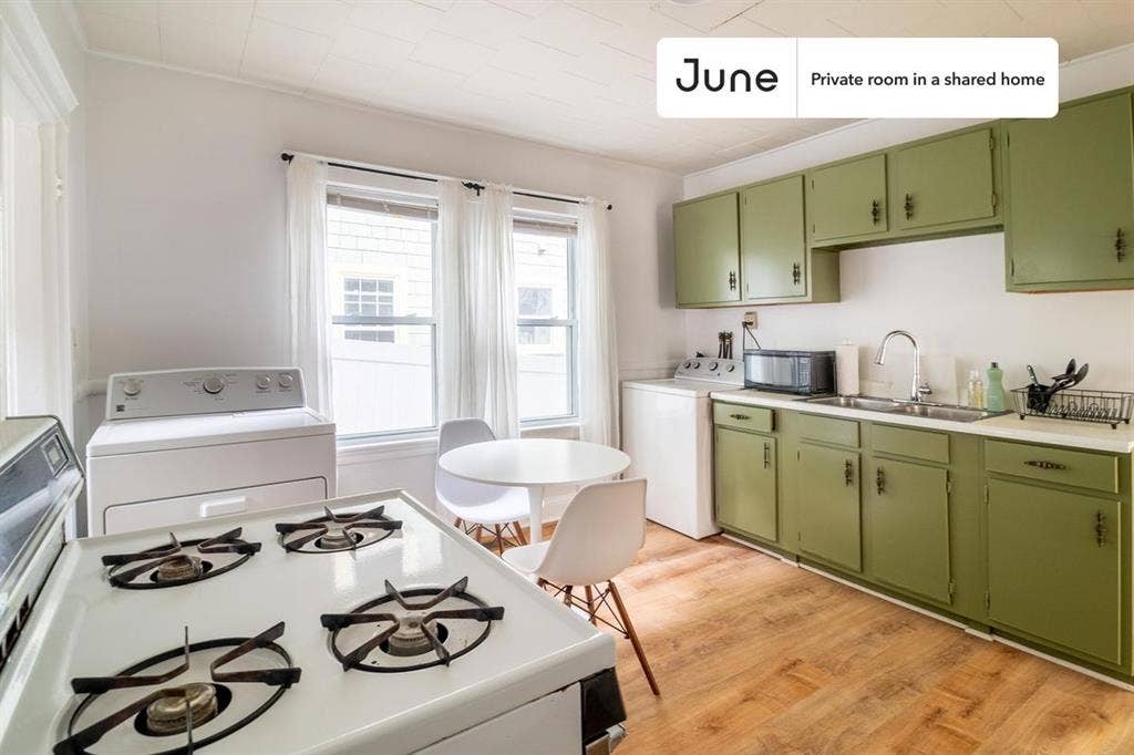 4 BR in Boston