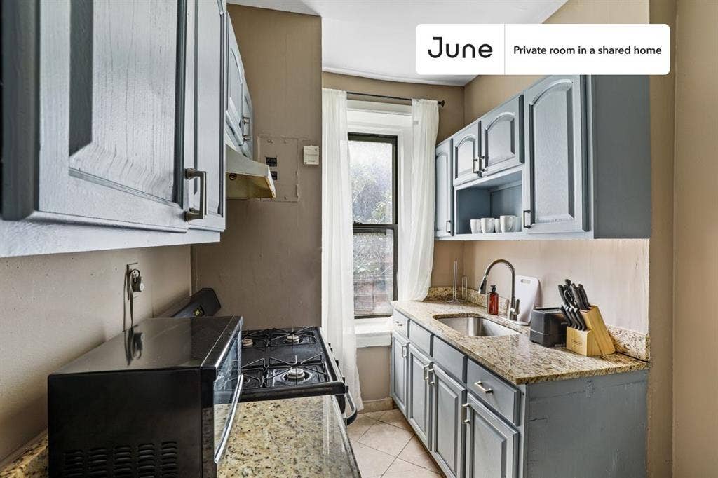 4 BR in New York City