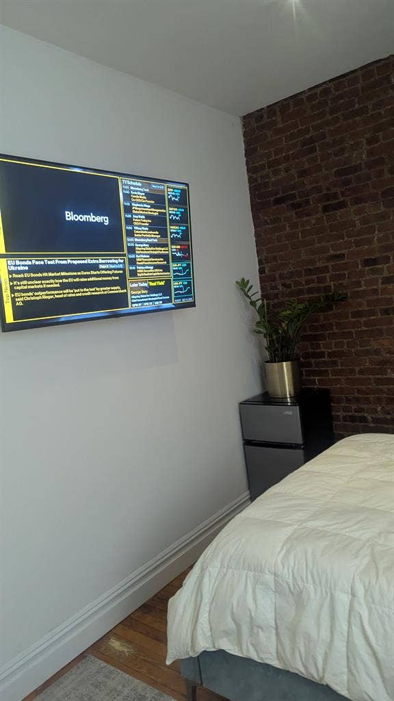 Manhattan Room in Penthouse Apt