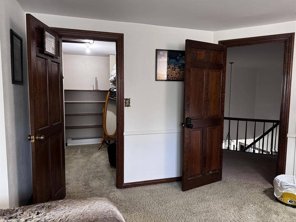 Room in Allouez