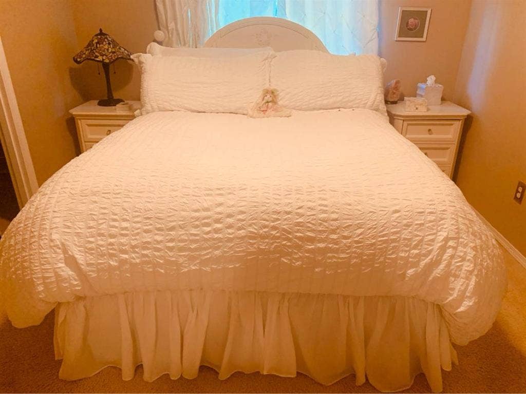 Beautiful Room/ Forest View