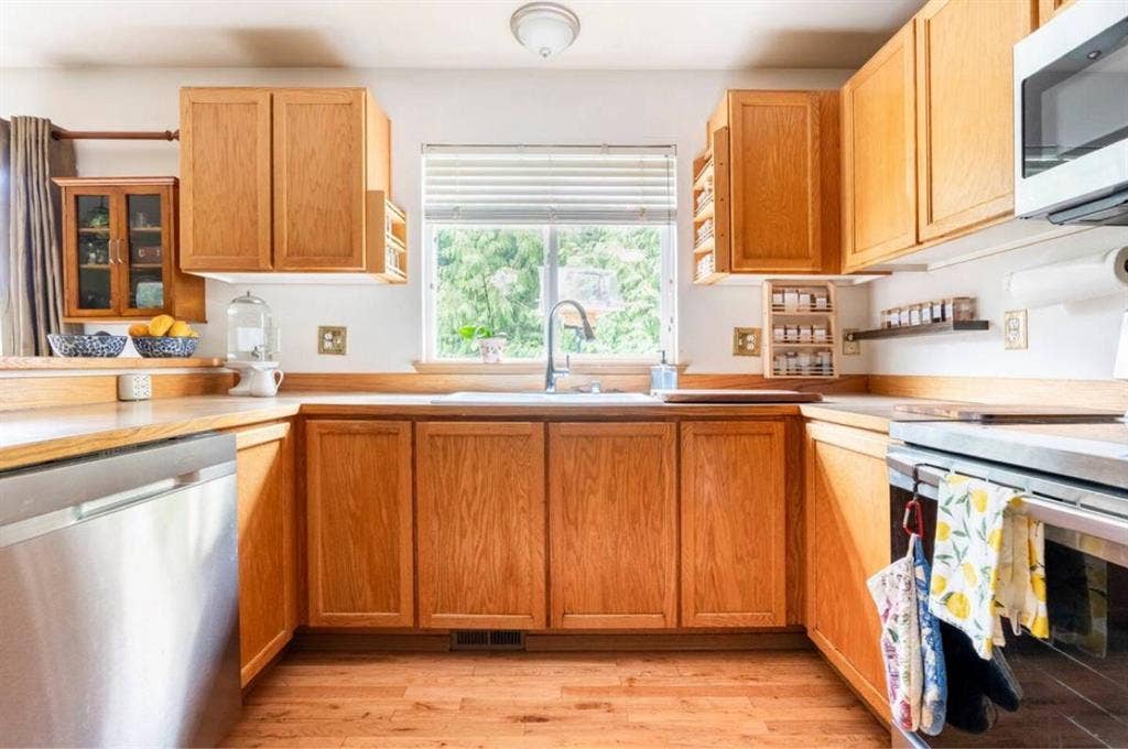 Beautiful Room/ Forest View