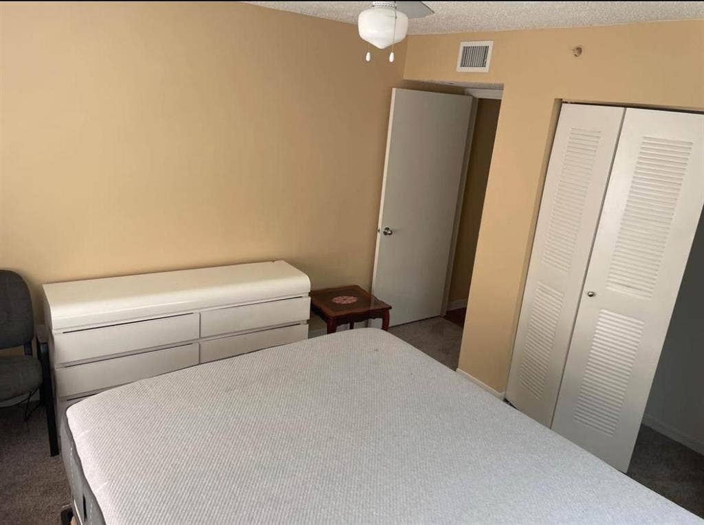 Bedroom for rent $
