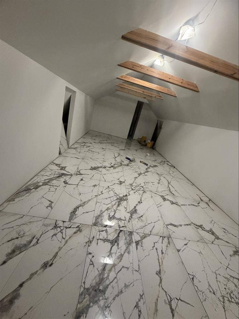 Loft with Marmol floors and wood