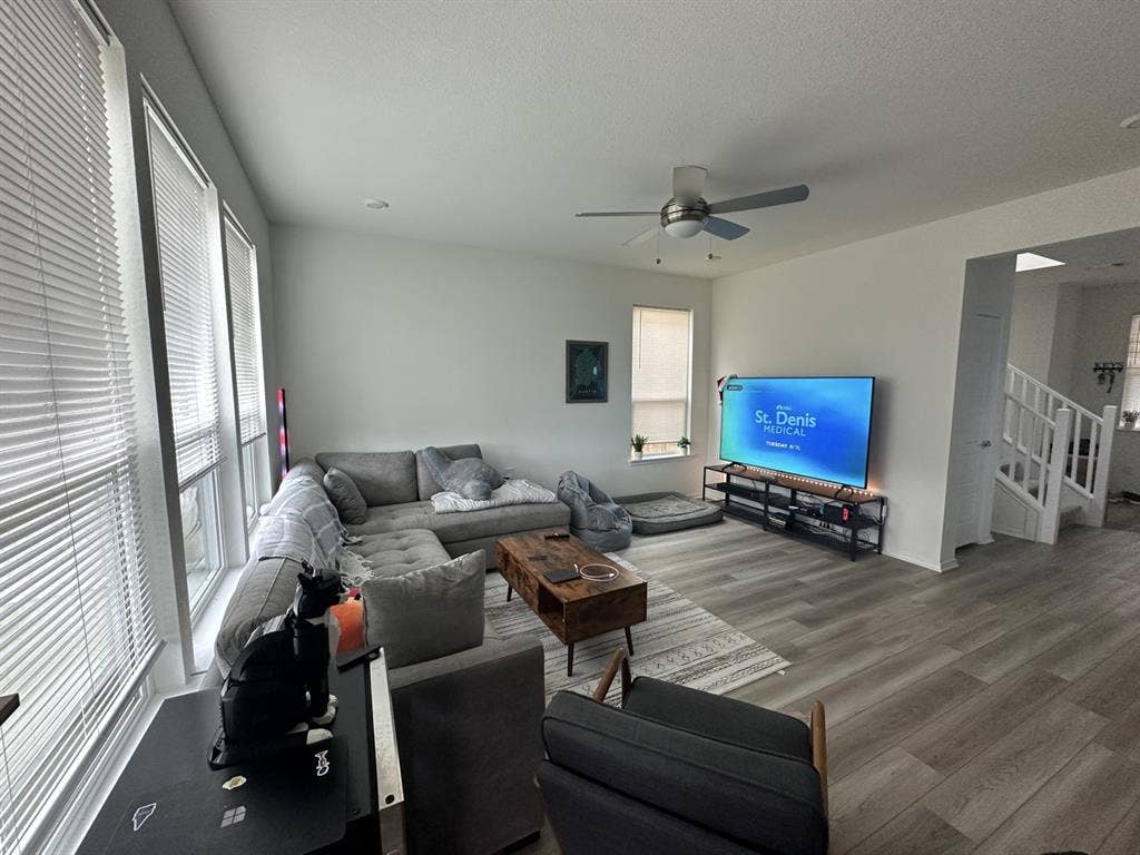 Looking for another roommate
