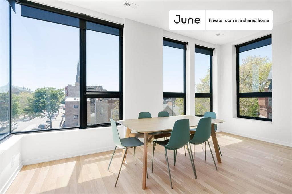 4 BR in Chicago