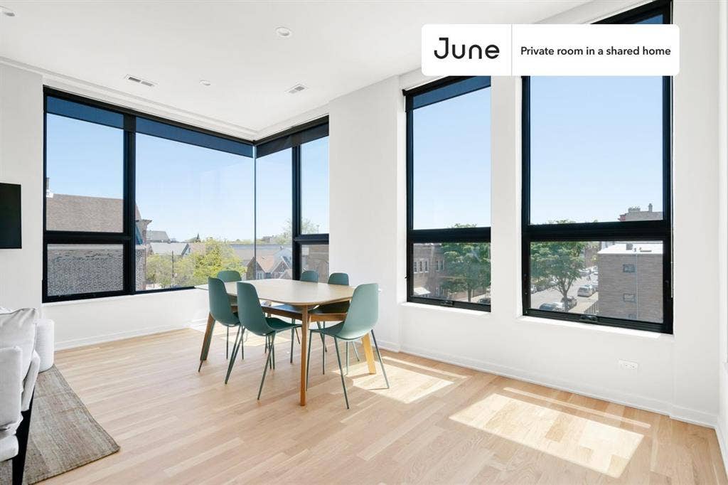 4 BR in Chicago