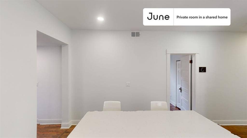4 BR in Chicago