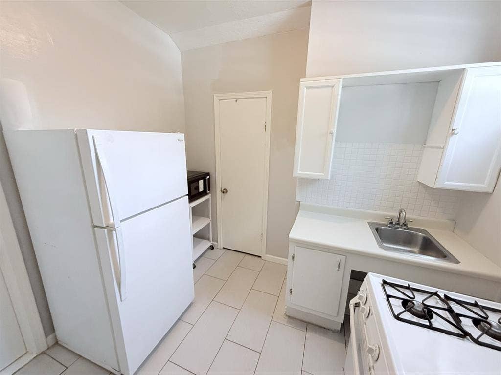 Private 1-Bedroom Unit