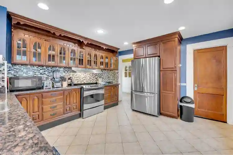 Rooms Available in Wallingford Apt