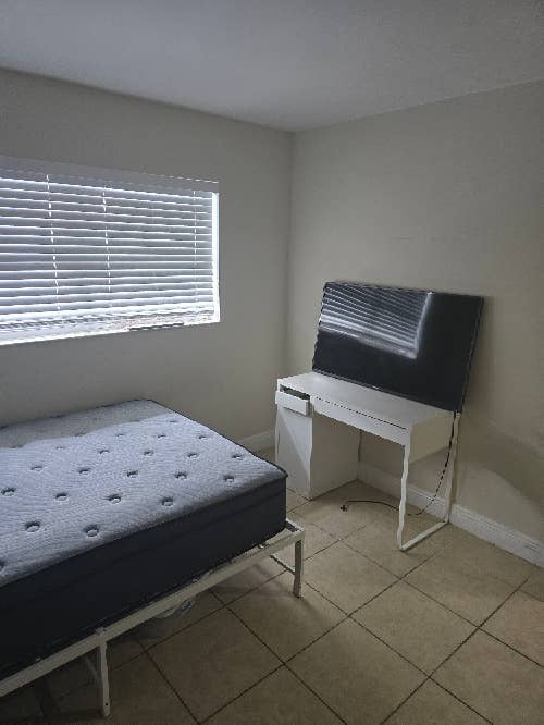 Private room and bathroom