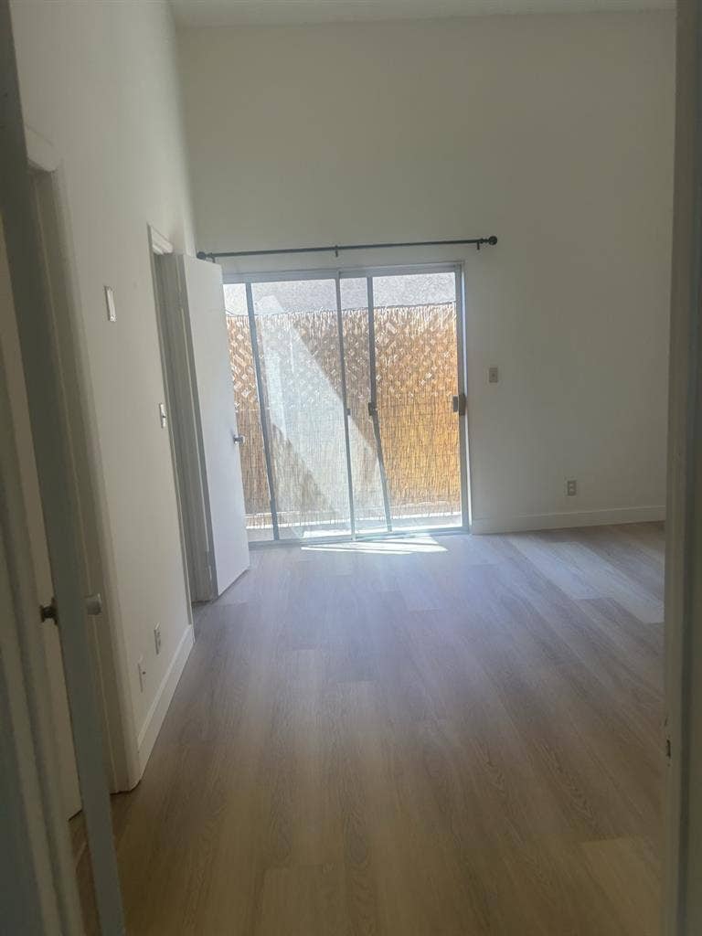 Master Suite Bedroom -Move iChe