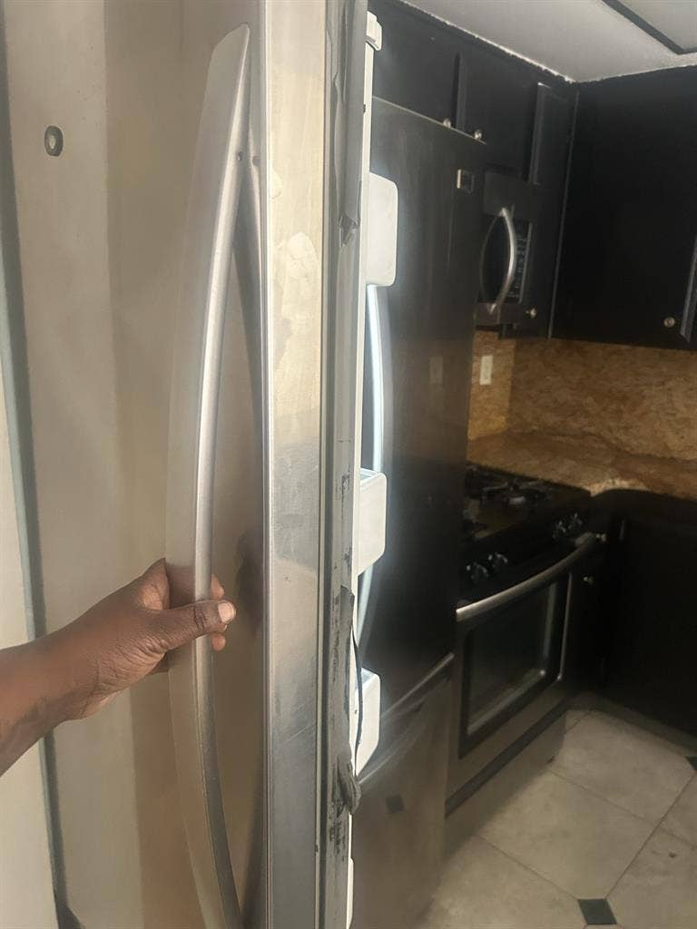 Master Suite Bedroom -Move iChe