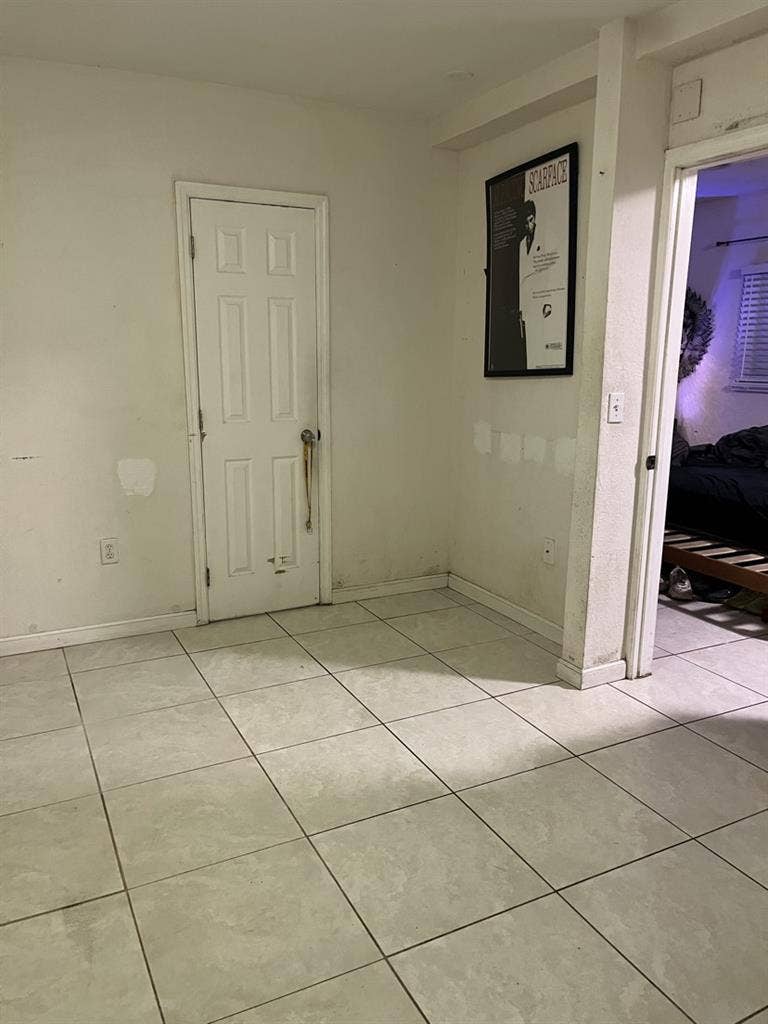 Renting out room or living room