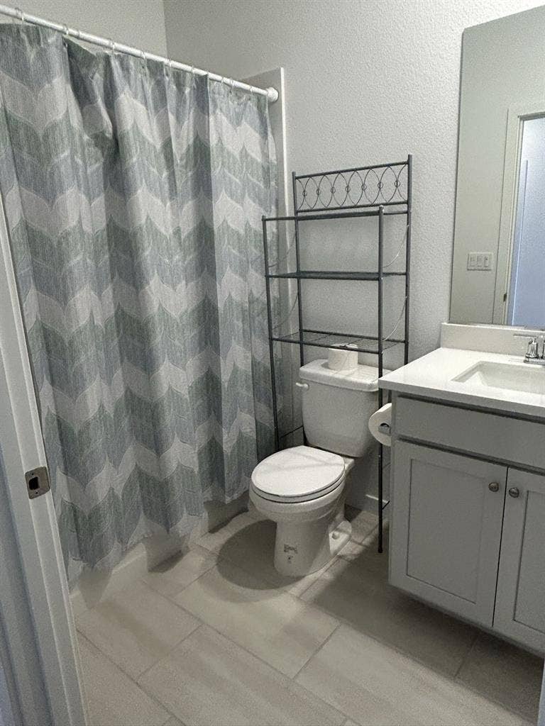 Private room available for rent