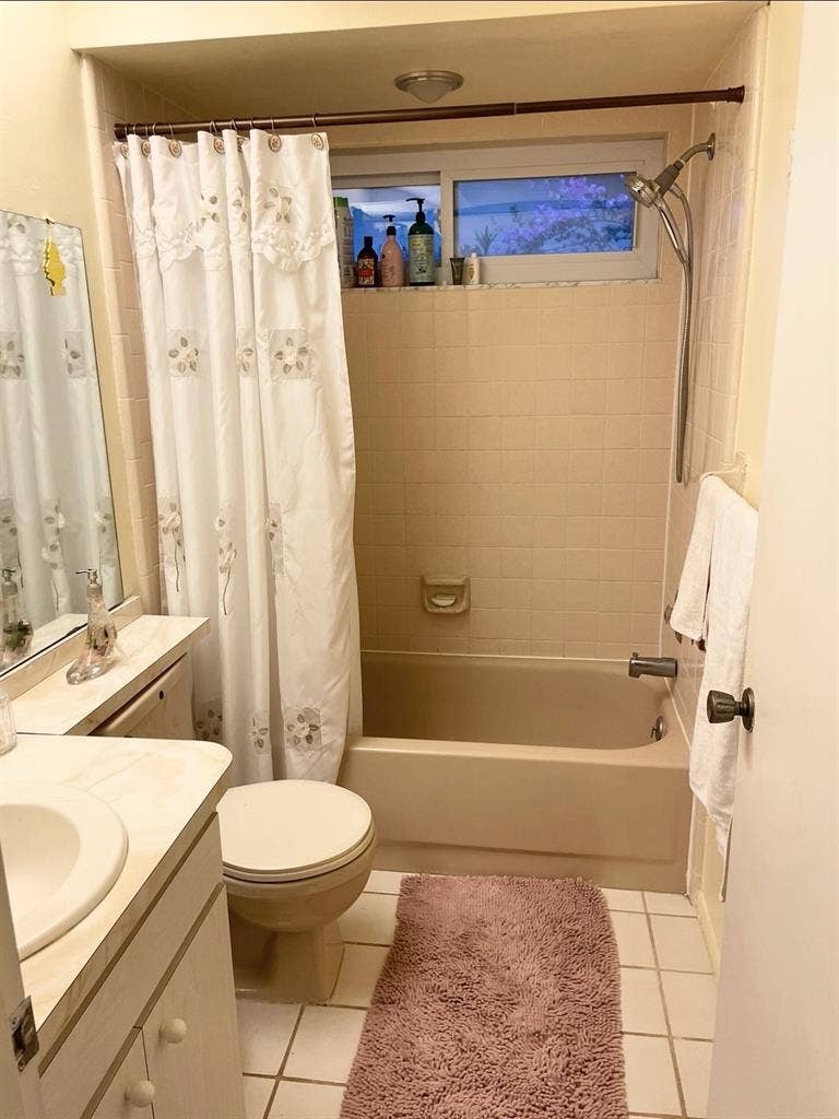 House to share and room for rent.