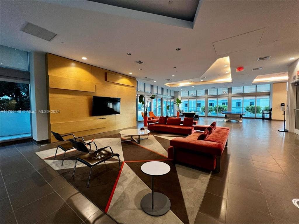 Pent house Master bedroom available