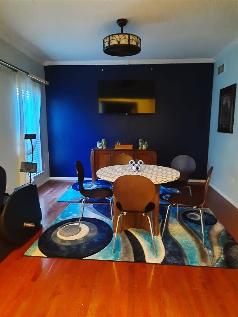 Modern Rooms in a safe, quiet area