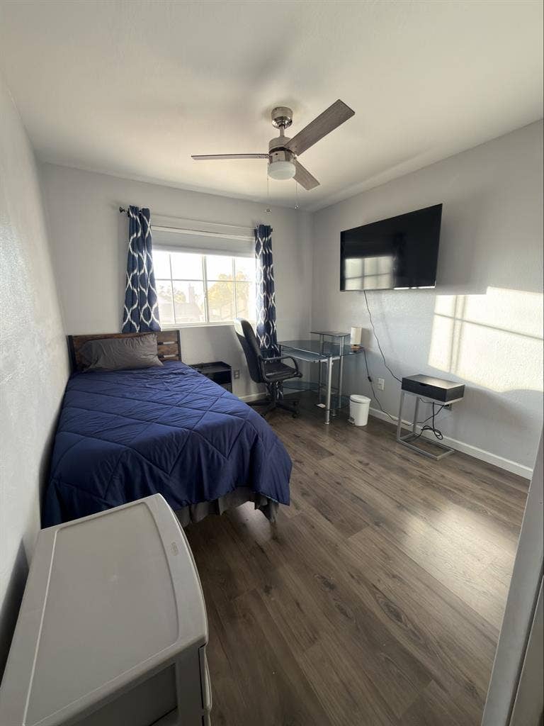 Looking for responsible roommates