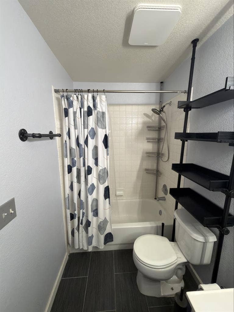 Looking for responsible roommates