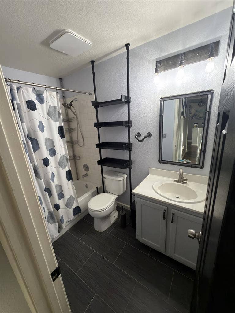 Looking for responsible roommates