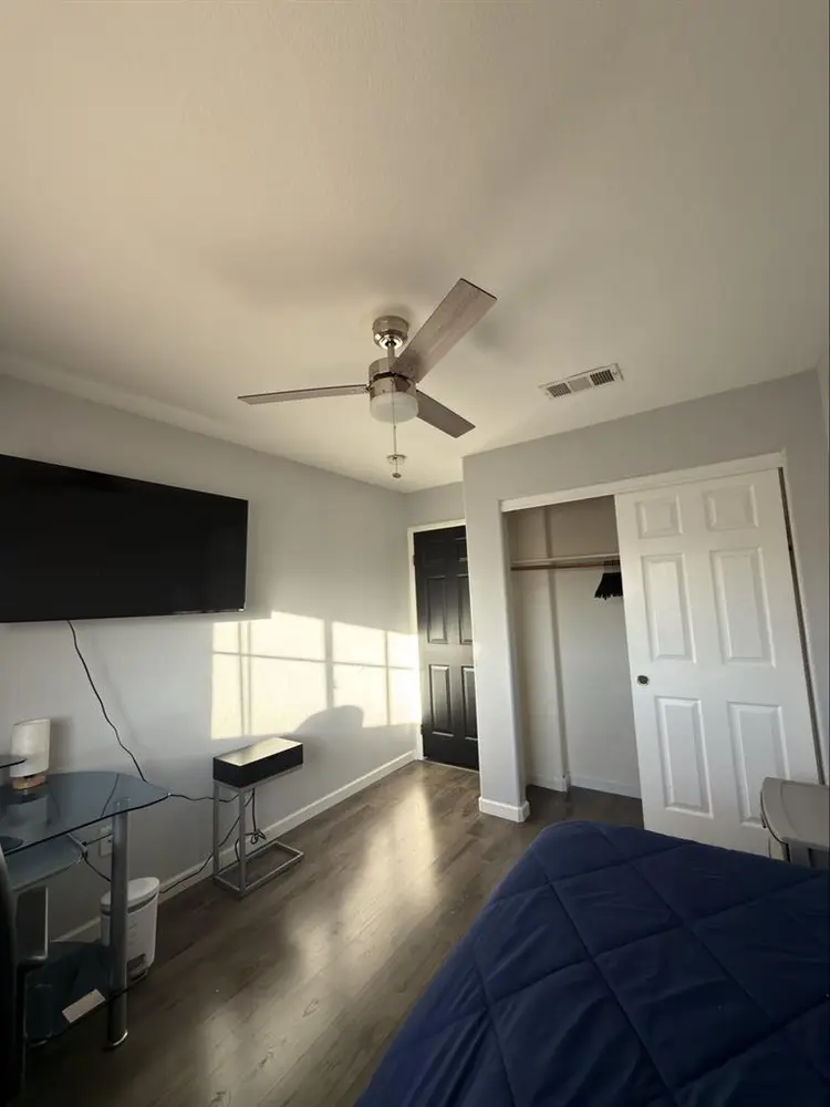 Looking for responsible roommates