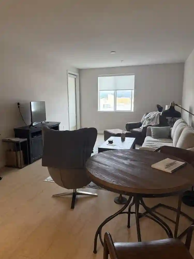 Room Available: Bath Apt