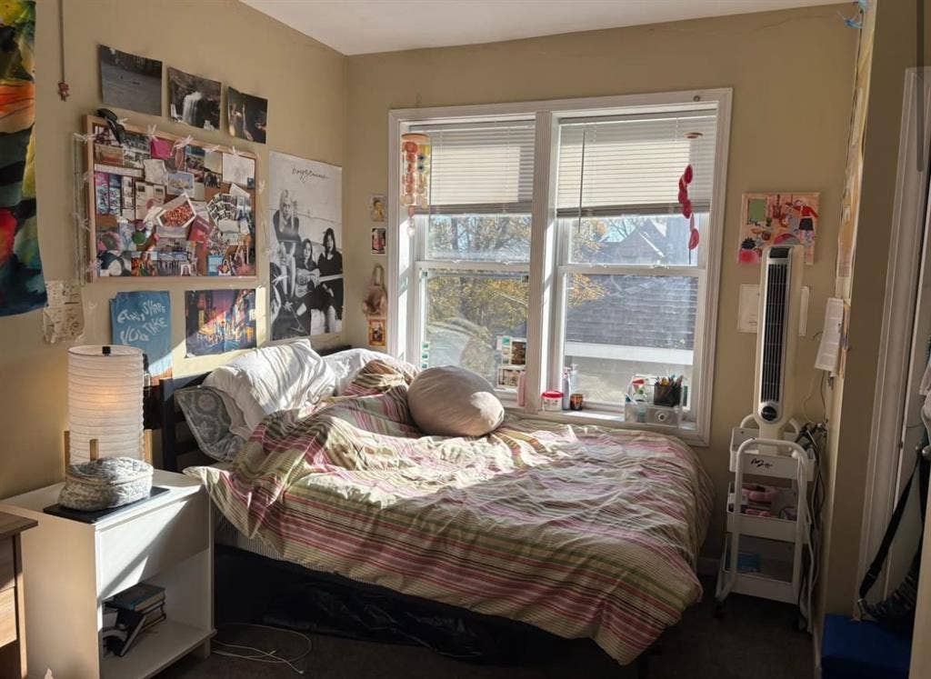 Looking for  a sublease!