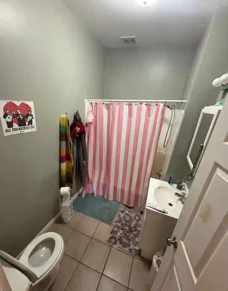 Looking for a sublease!