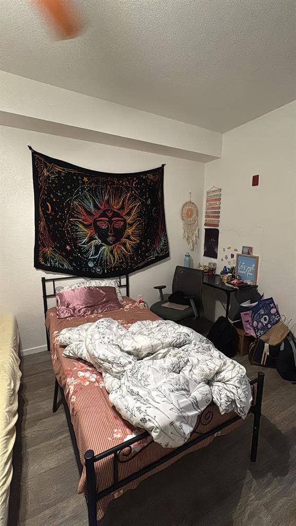 Sublease female - rent negotiable