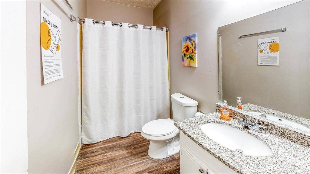 9 BR in Riverdale