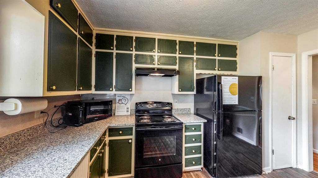 9 BR in Riverdale