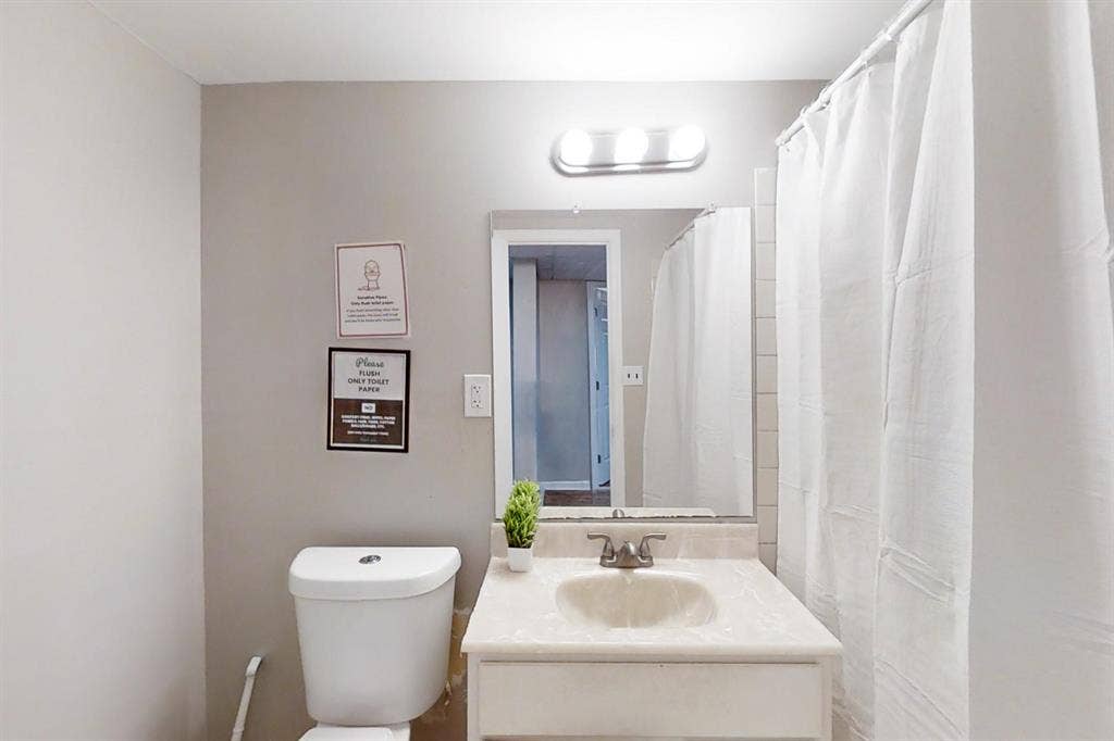 9 BR in Stone Mountain