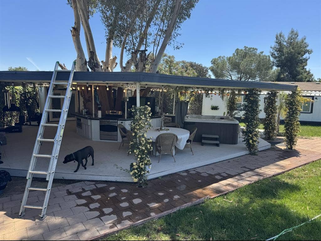 Resort style ranch house on 2 acres