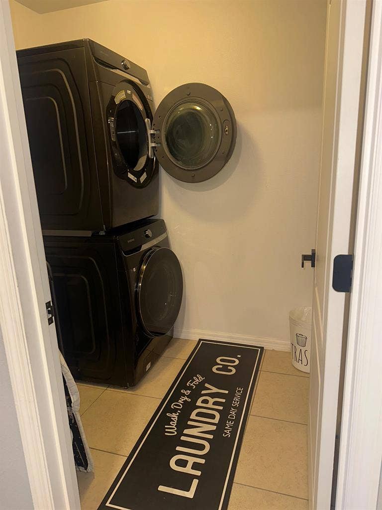 4 BR in Davenport