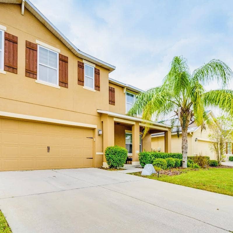 4 BR in Davenport