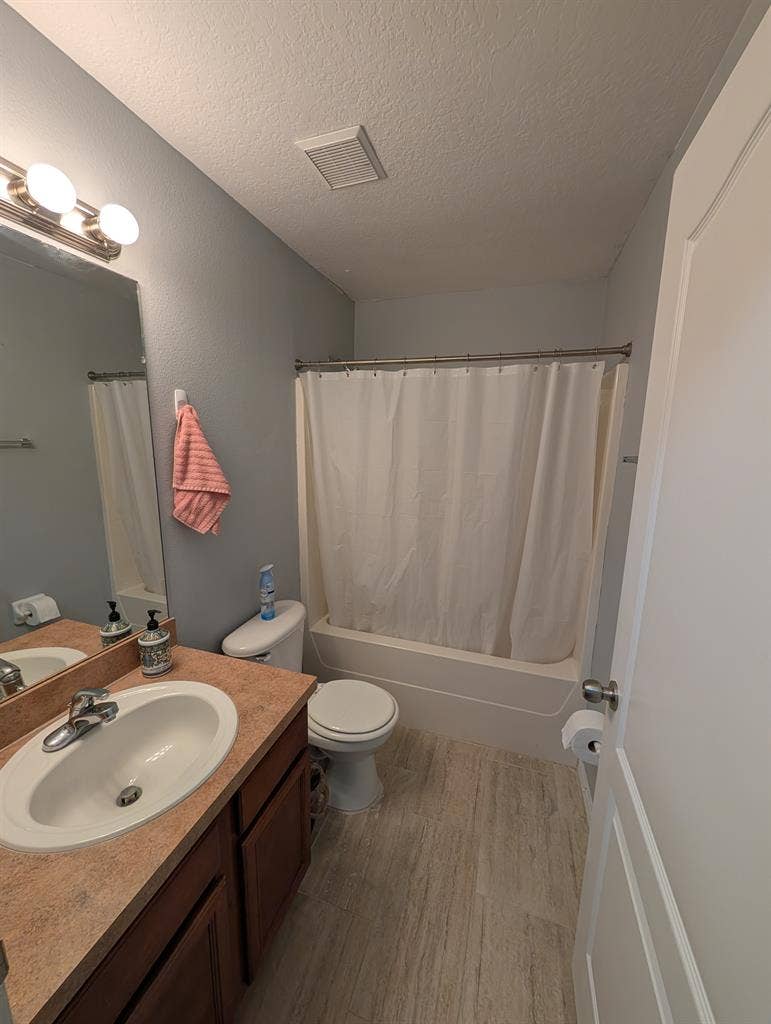 Looking for a roommate