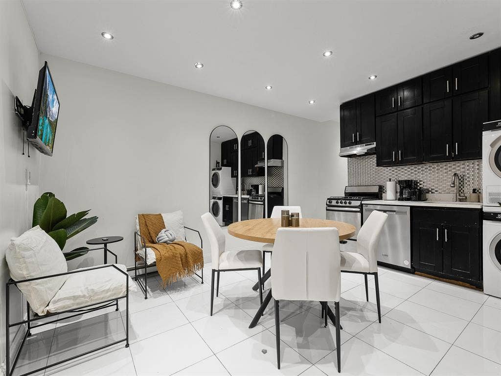 ✨Furnished Room near Central Park✨