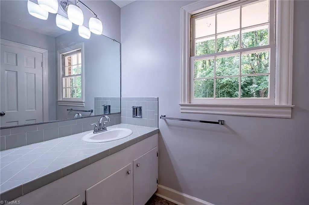 5 BR in Winston-Salem