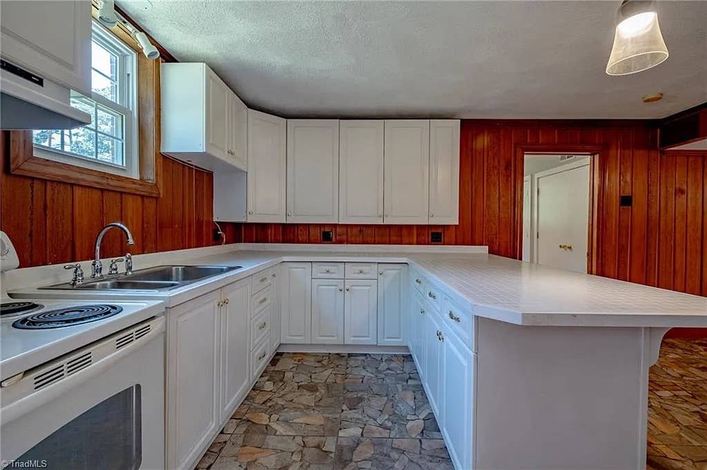 5 BR in Winston-Salem