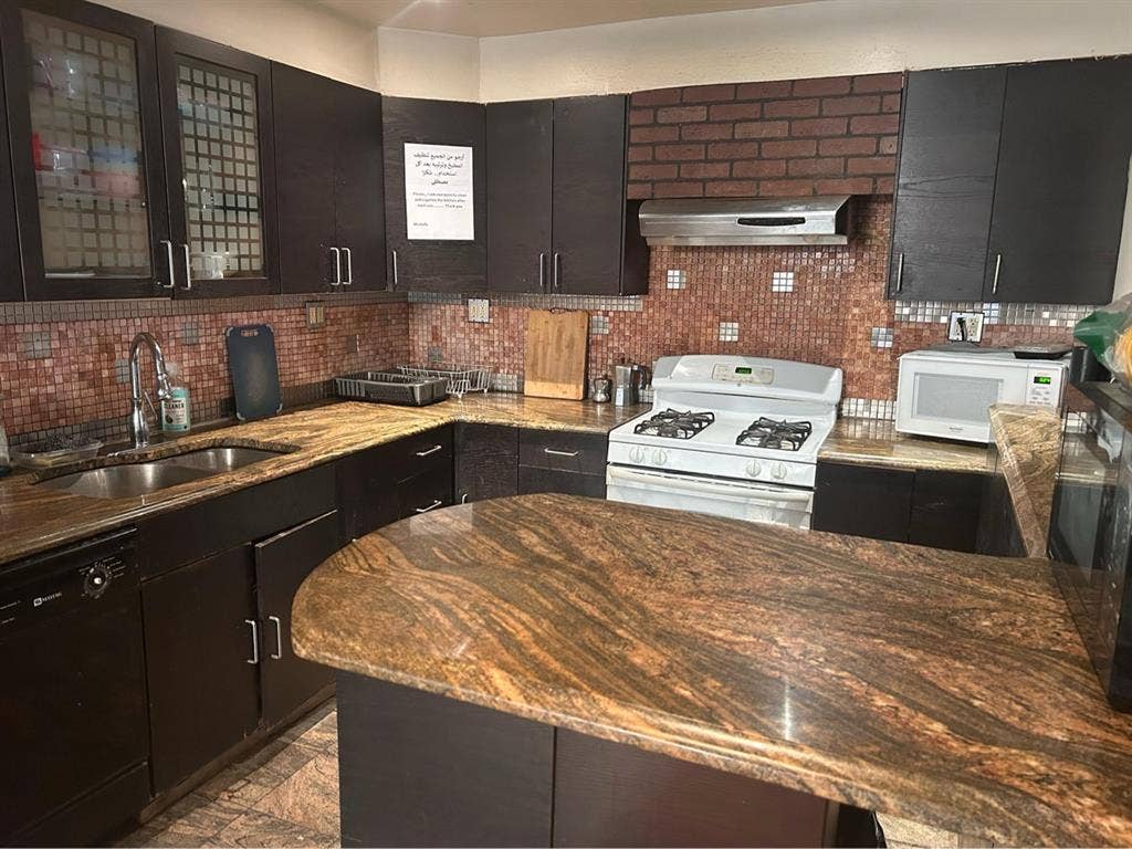 Private room for rent